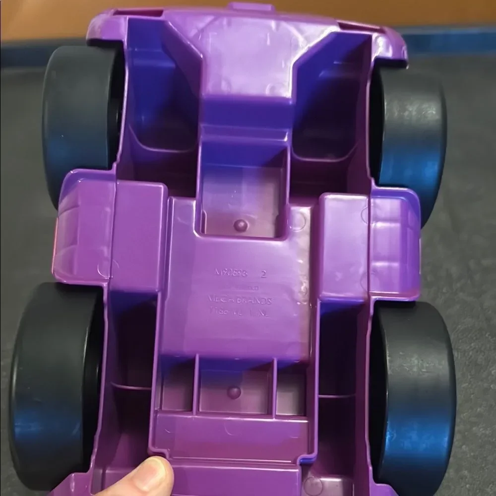 Mega Bloks Pink Toy Car with Smiling Design Doll included